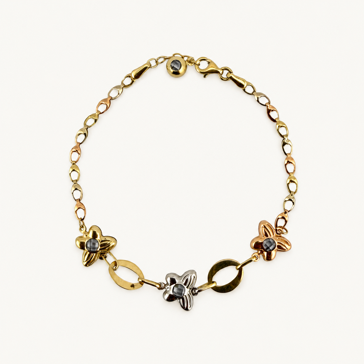 Three-motif link bracelet, overall view
